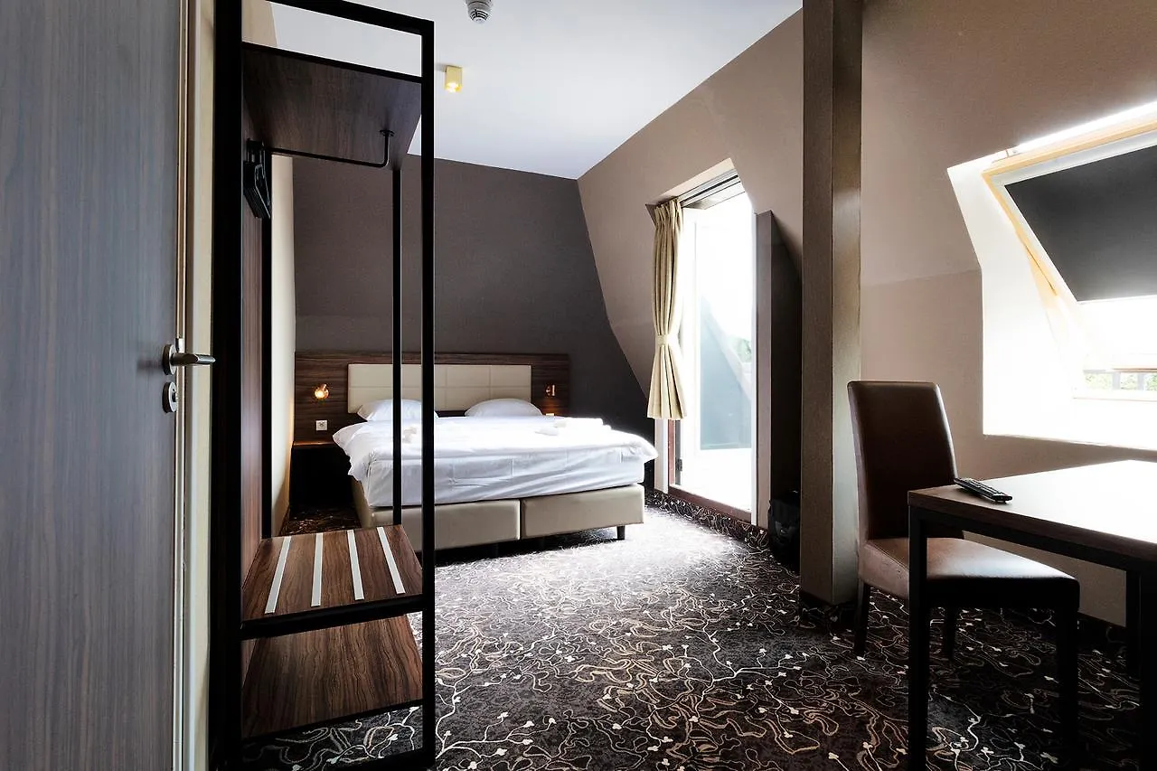 Amsterdam Lake Hotel باتهوفيدوربْ 3*,
