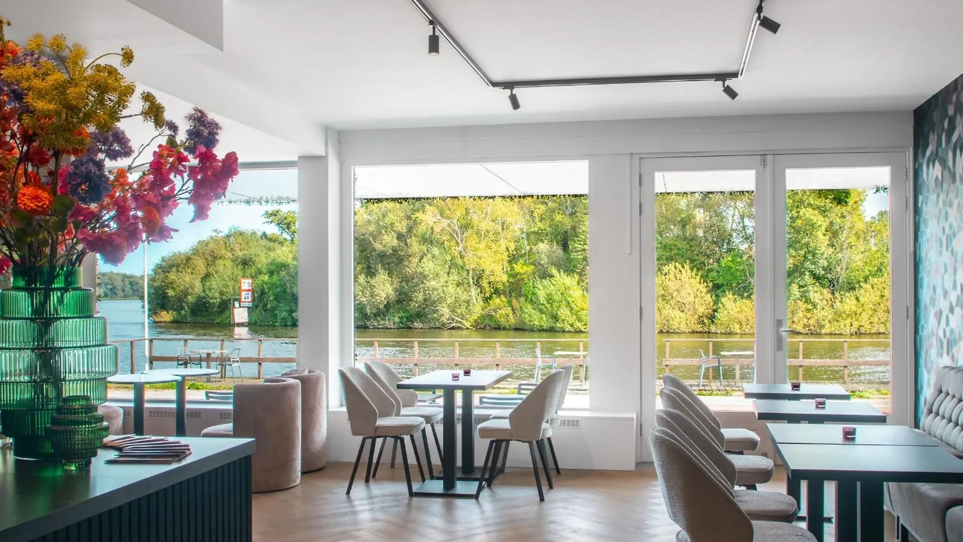 Amsterdam Lake Hotel Badhoevedorp 3*,